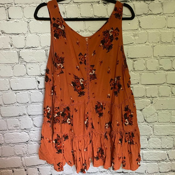 *SOLD* Torrid Floral Tank - Picture 4 of 4